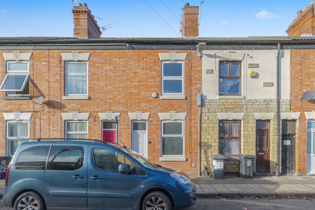 Property photo 1 of 17 32 Carlisle Street, Dane Hills, Leicester Le3 6Af