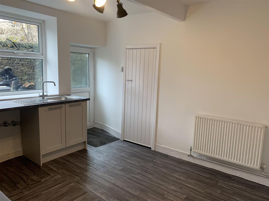 Property photo 3 of 15 Kitchen Diner