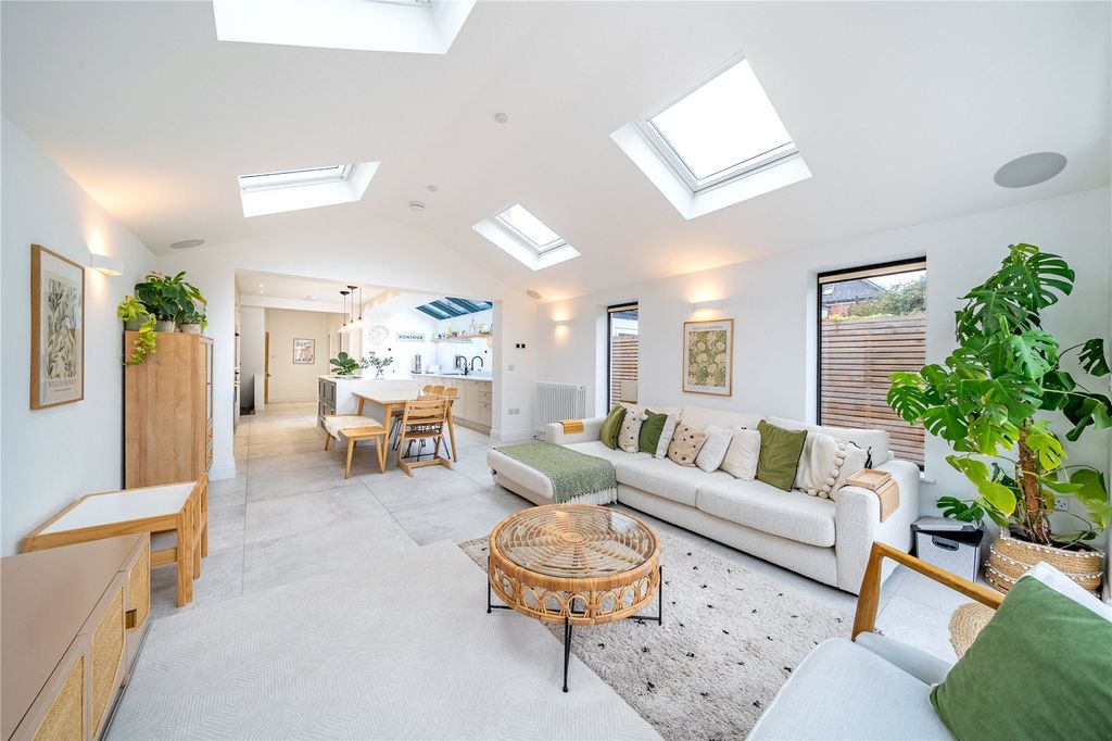 Property photo 3 of 27 Picture No. 09