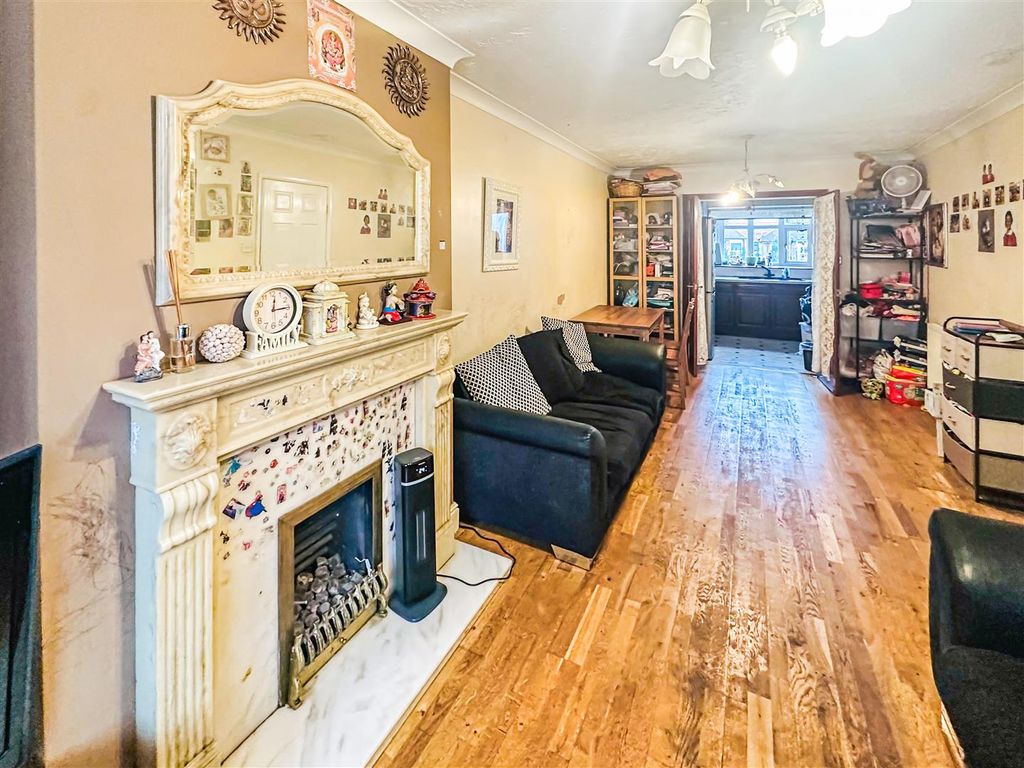 Property photo 3 of 13 Lounge Diner