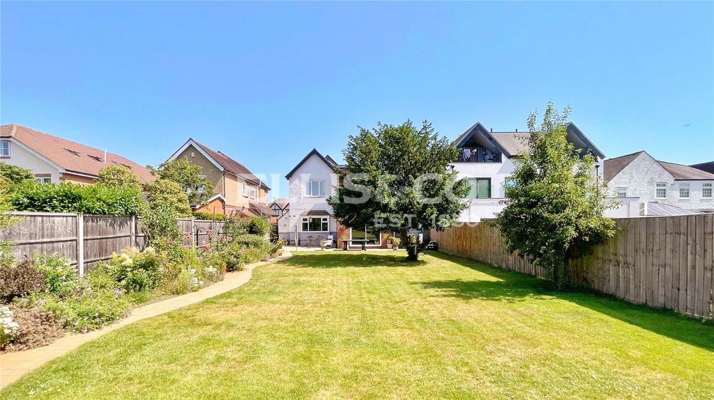 Property photo 2 of 29 Picture No. 18