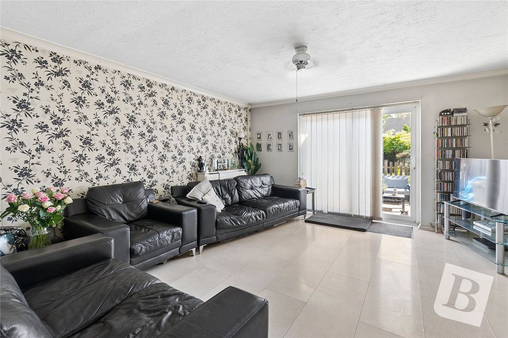 Property photo 2 of 14 Living Room