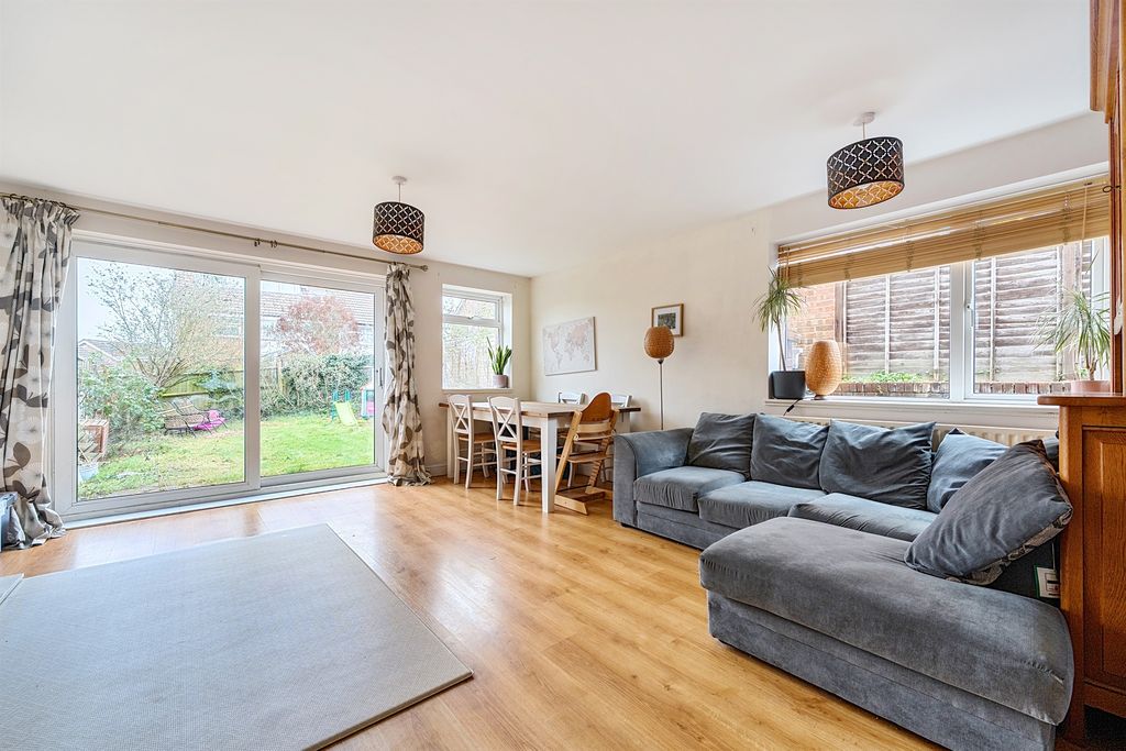 Property photo 2 of 12