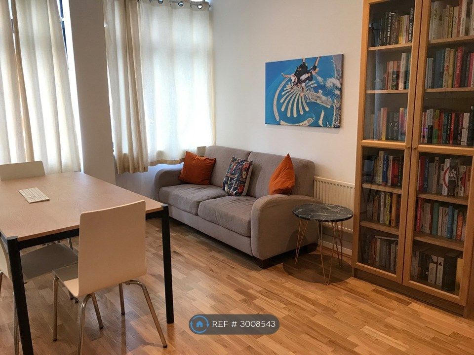 Property photo 2 of 11 Living Room