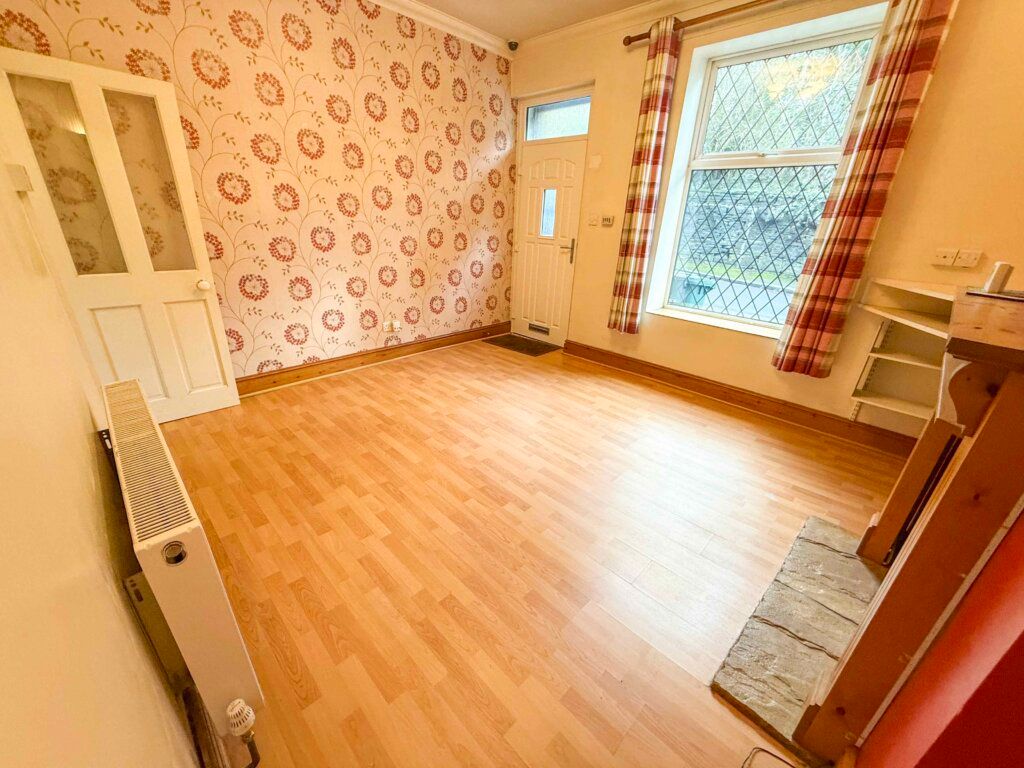 Property photo 3 of 23
