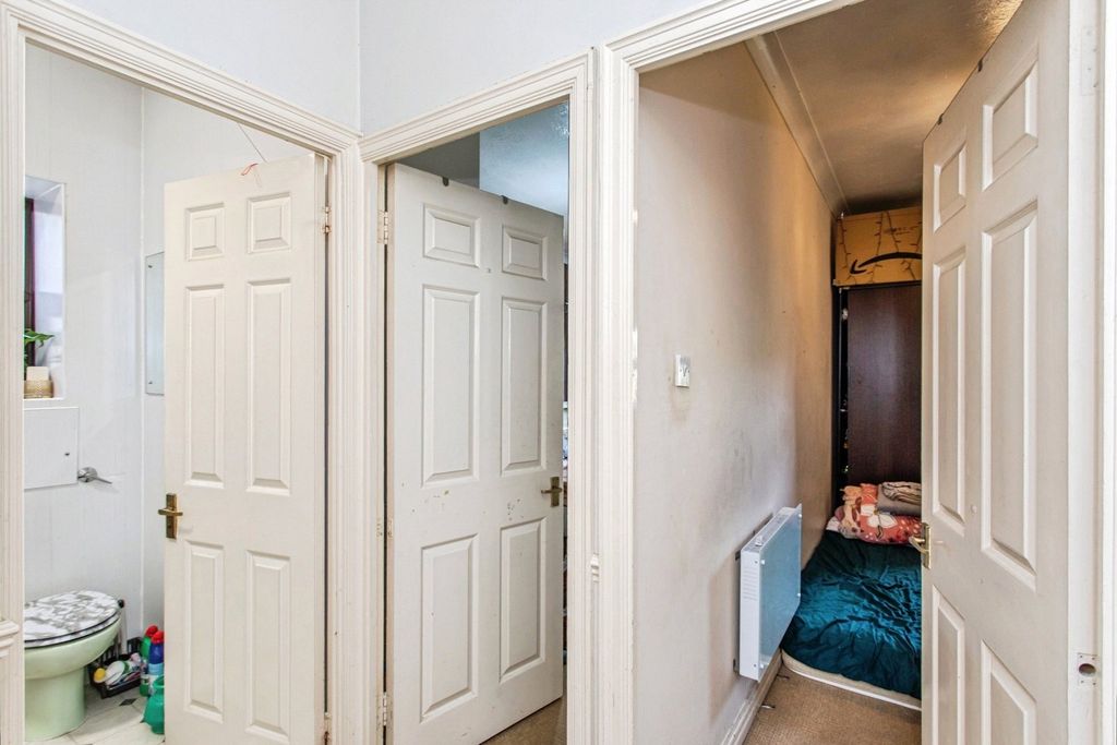 Property photo 2 of 12 Hall