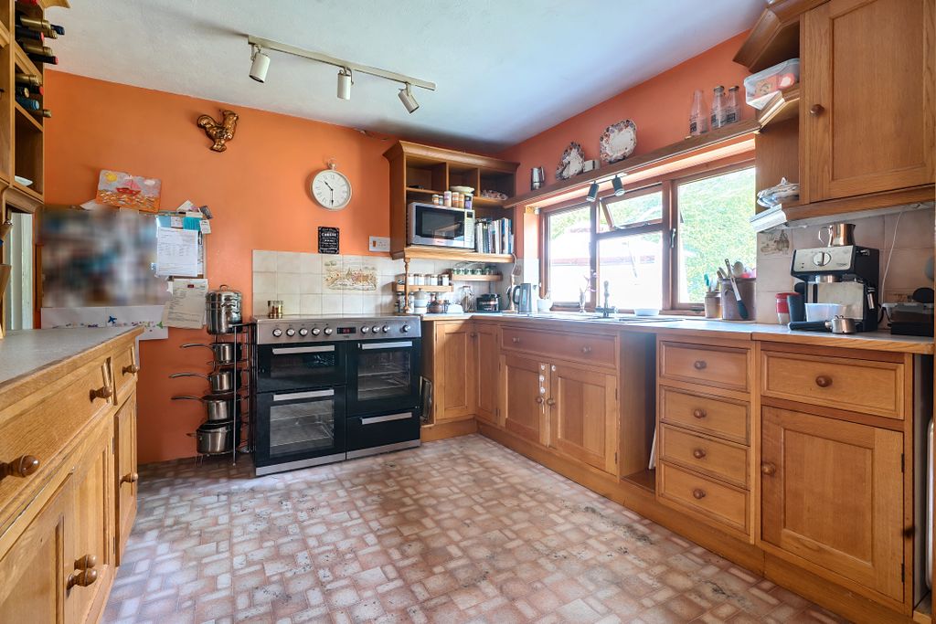 Property photo 3 of 9