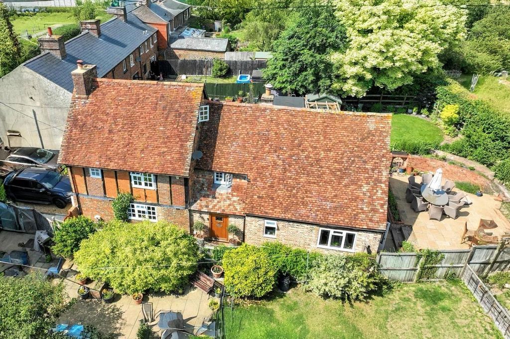 Property photo 1 of 33 Front Aspect