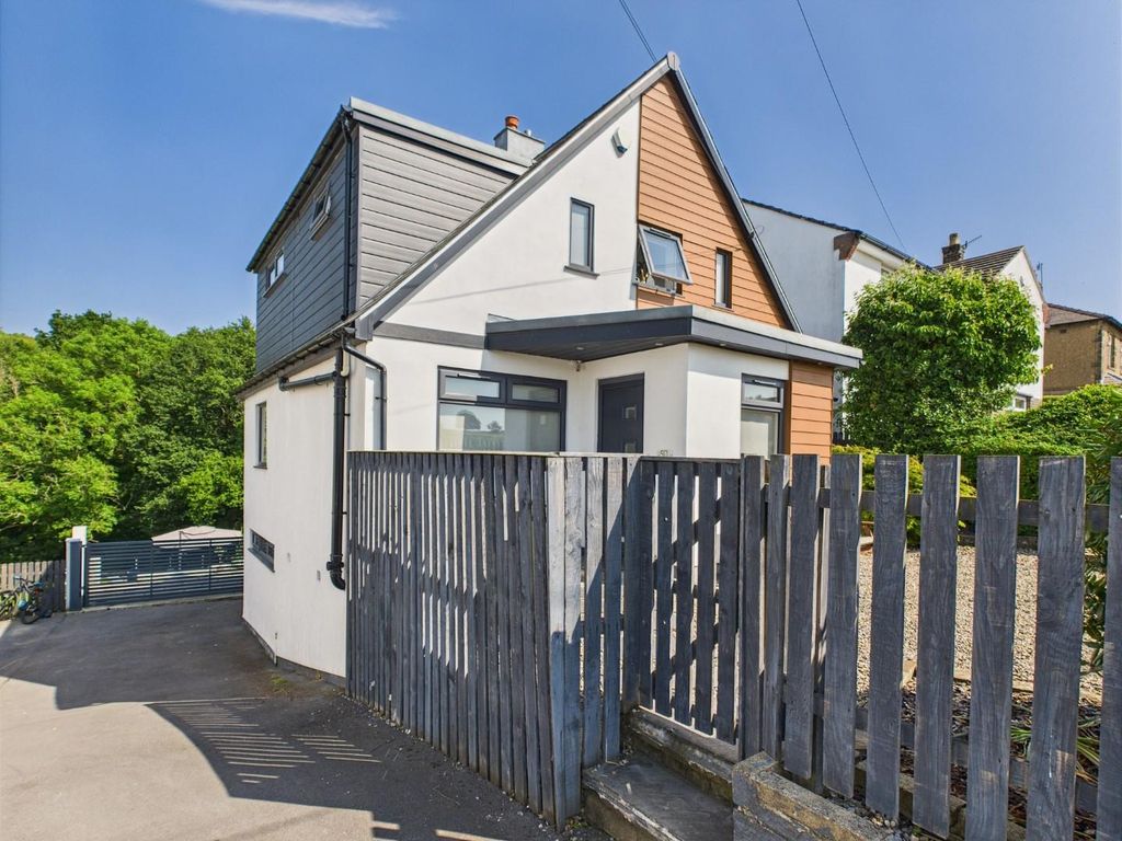 Property photo 1 of 32 Cam04899G0-Pr0141-Still038.Jpg