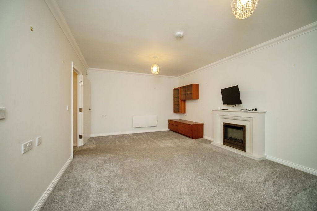 Property photo 2 of 15