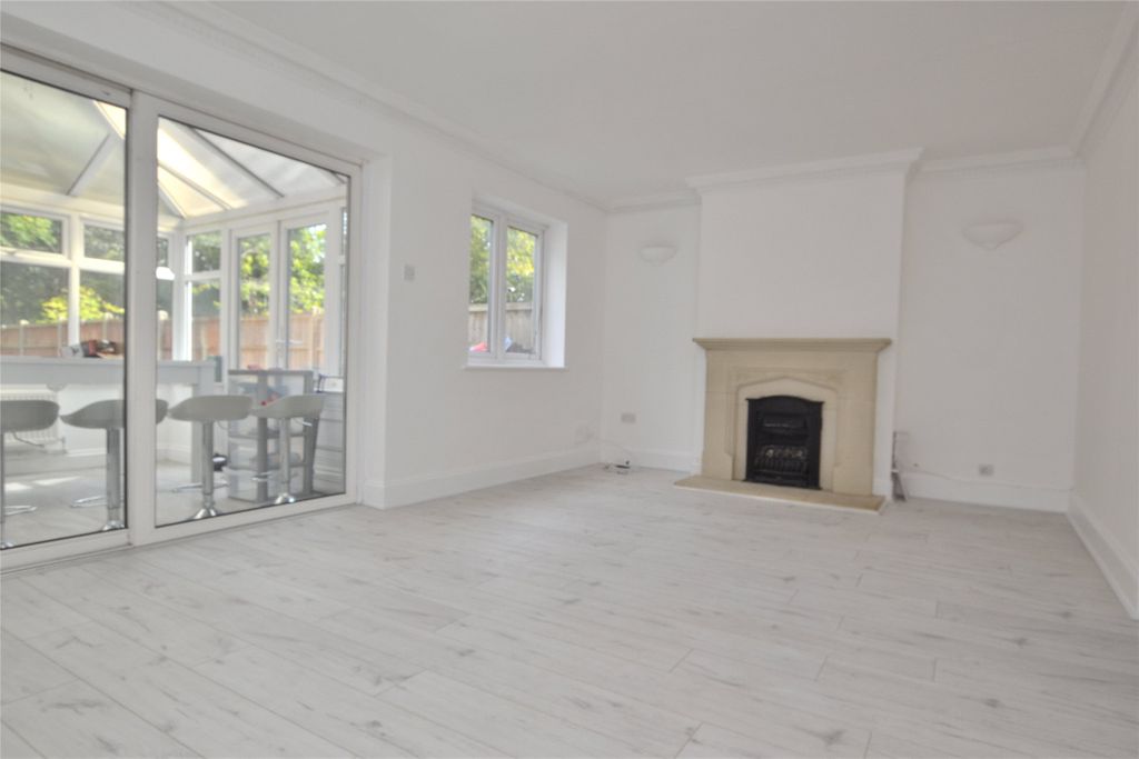 Property photo 3 of 10 Living Room