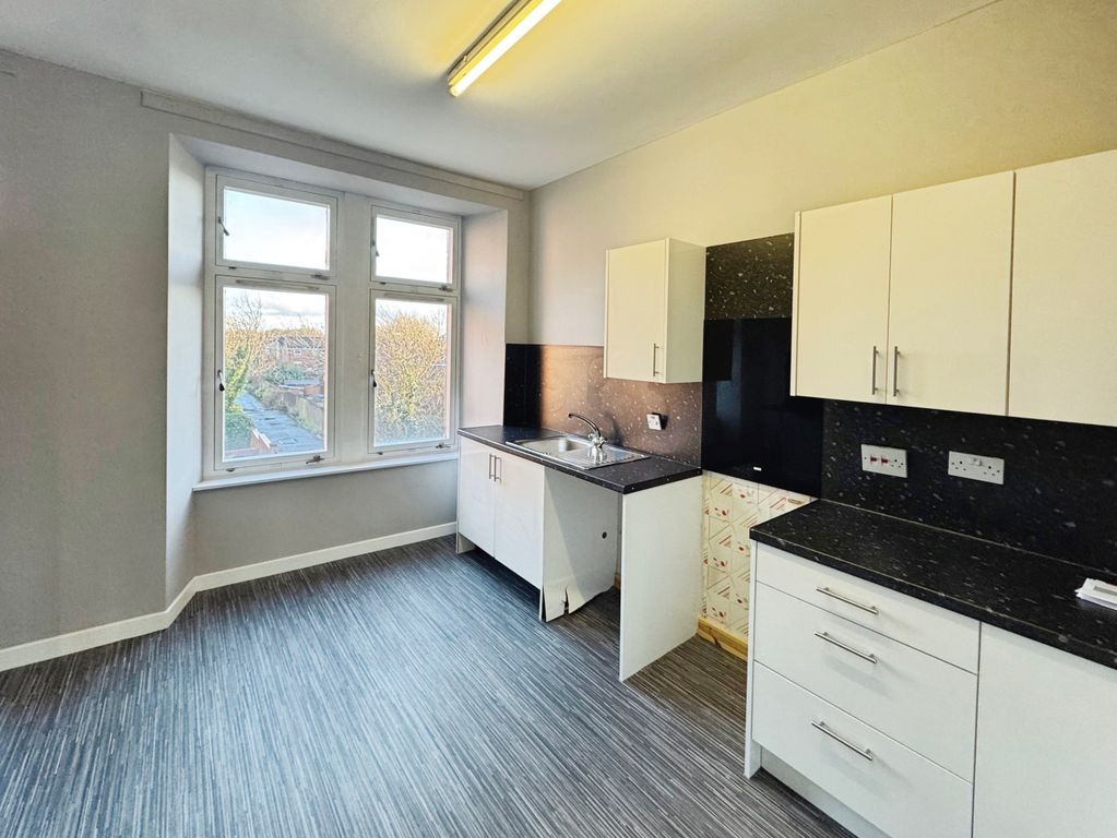 Property photo 3 of 8 3