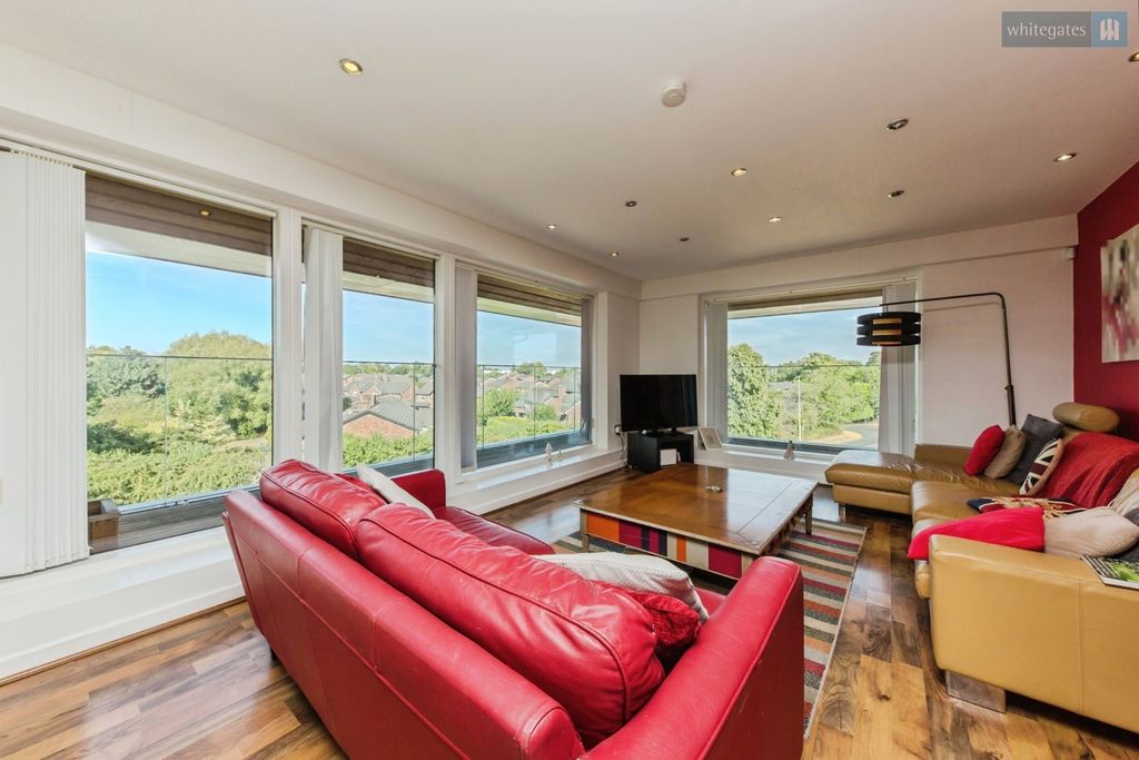 Property photo 3 of 23 Pbox-Img.Jpg