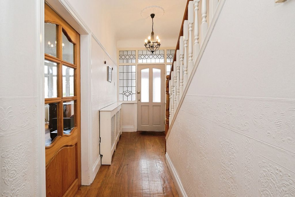 Property photo 2 of 25 Pbox-Img.Jpg