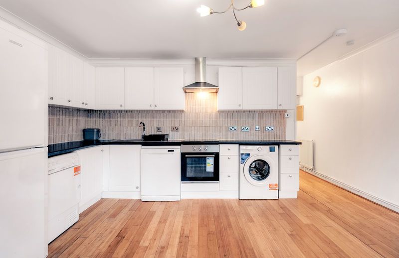 Property photo 1 of 10 Kitchen
