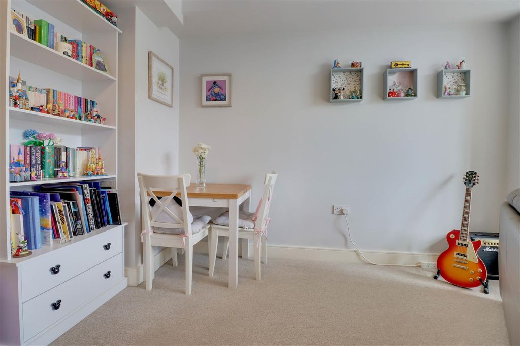 Property photo 3 of 11 Flat 5 Urban Pulse-4.Jpg