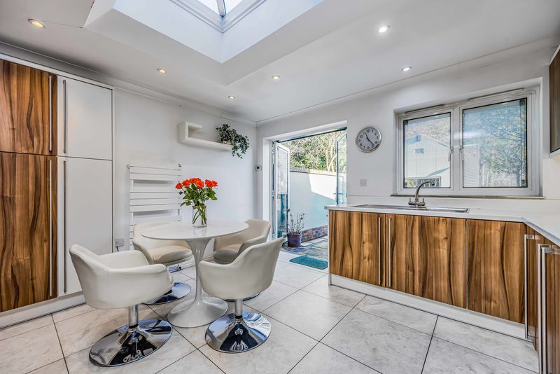 Property photo 3 of 25 Photo 17