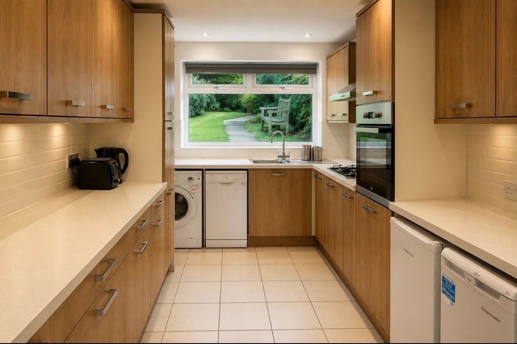 Property photo 3 of 16 6098423