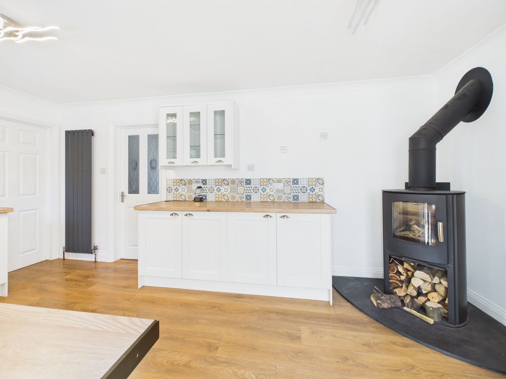 Property photo 3 of 12 Kitchen/Breakfast Room