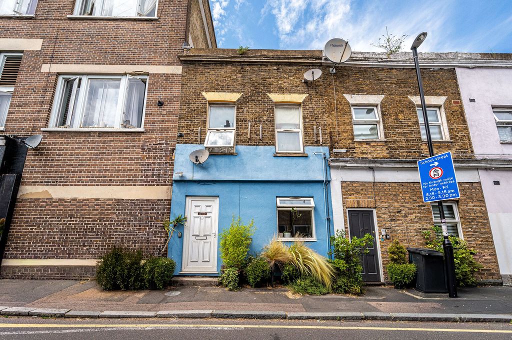 Property photo 1 of 11