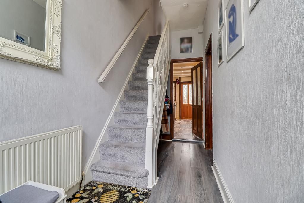 Property photo 2 of 14 Entrance Hall