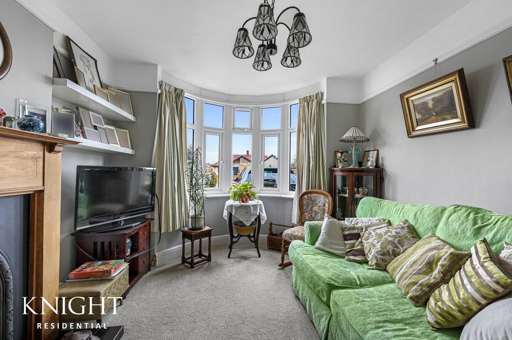 Property photo 2 of 23