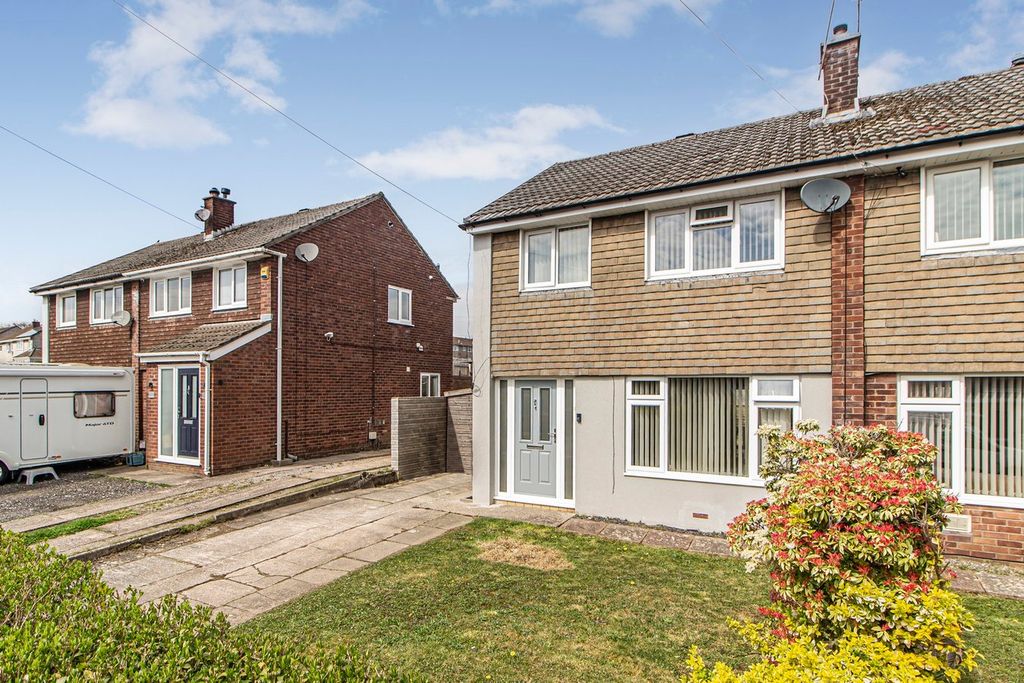 Property photo 2 of 33