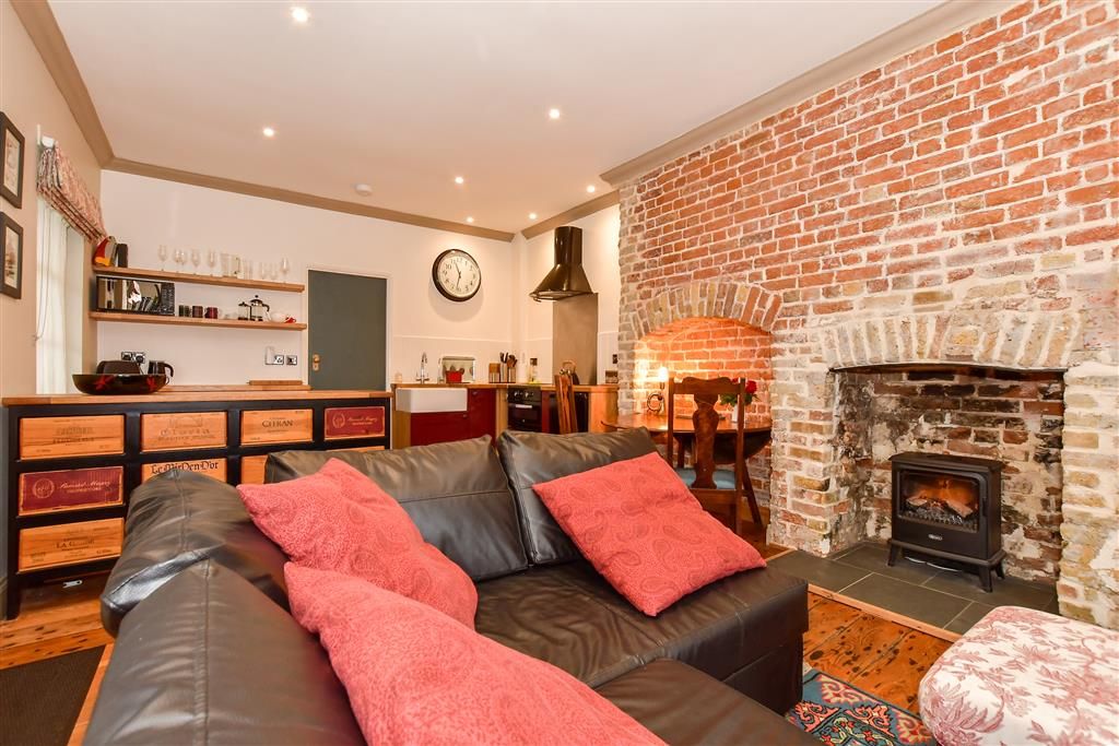 Property photo 3 of 9 Kitchen/ Living Area