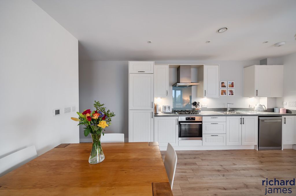 Property photo 3 of 14 39d4456698094E54Ad4E6Fcf6Ec2F438