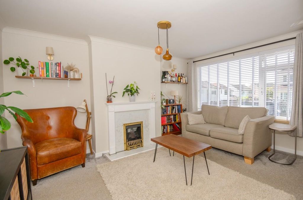 Property photo 3 of 17 Lounge Pic 2.Jpg