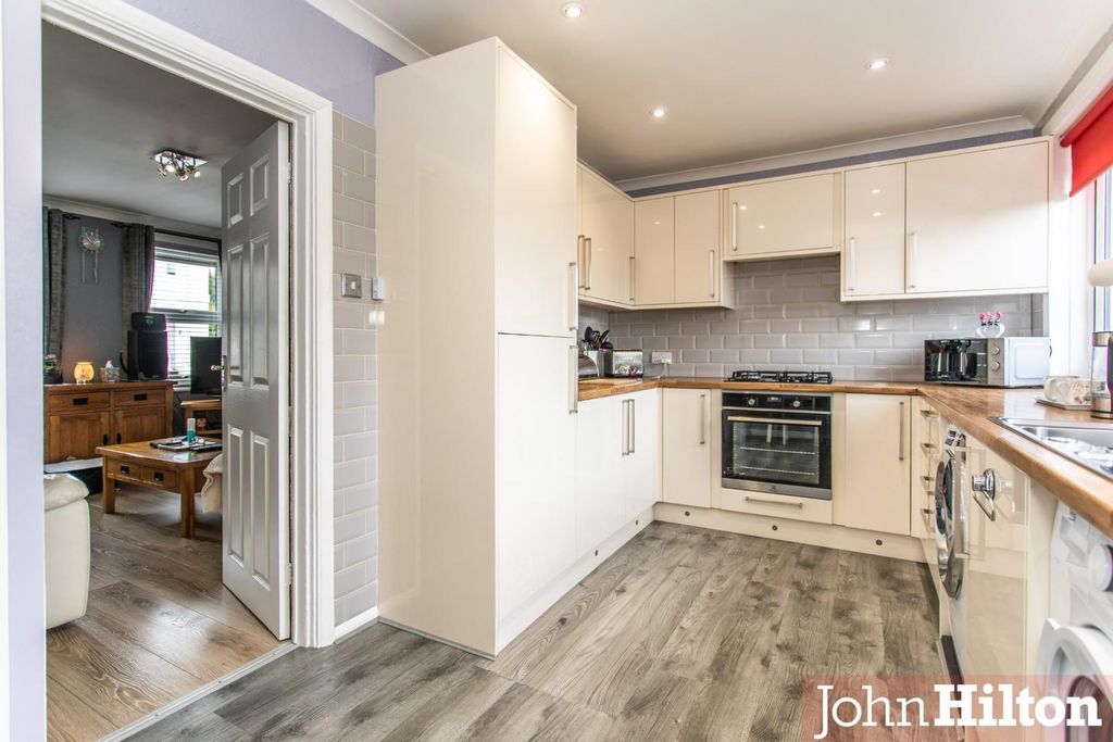 Property photo 2 of 12 Plumpton Road16.Jpg