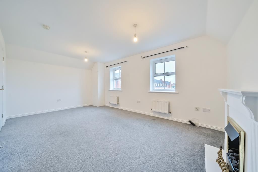 Property photo 3 of 10 Lounge