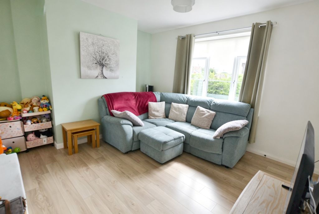 Property photo 2 of 18