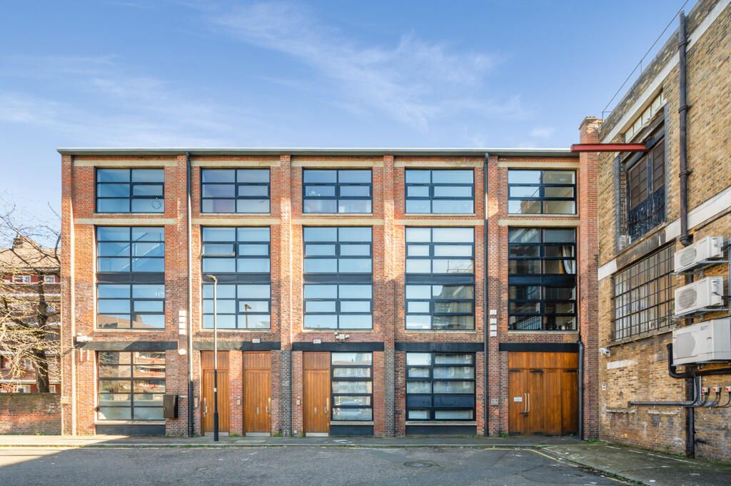 Property photo 1 of 13 Front (Exterior)