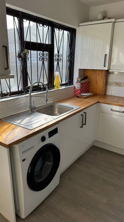 Property photo 2 of 7 Photo 3