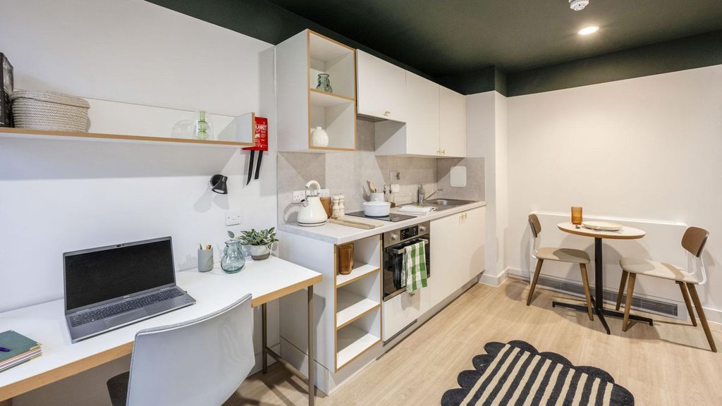 Property photo 1 of 25