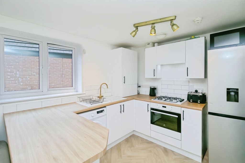 Property photo 2 of 13