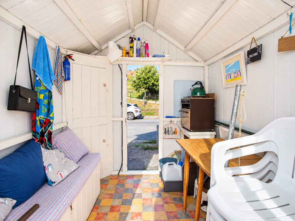 Property photo 3 of 9 005