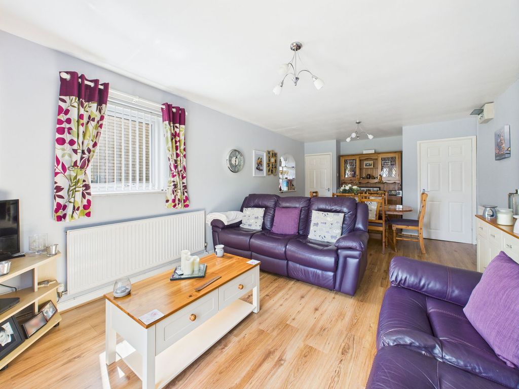Property photo 3 of 12