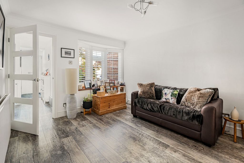 Property photo 3 of 17