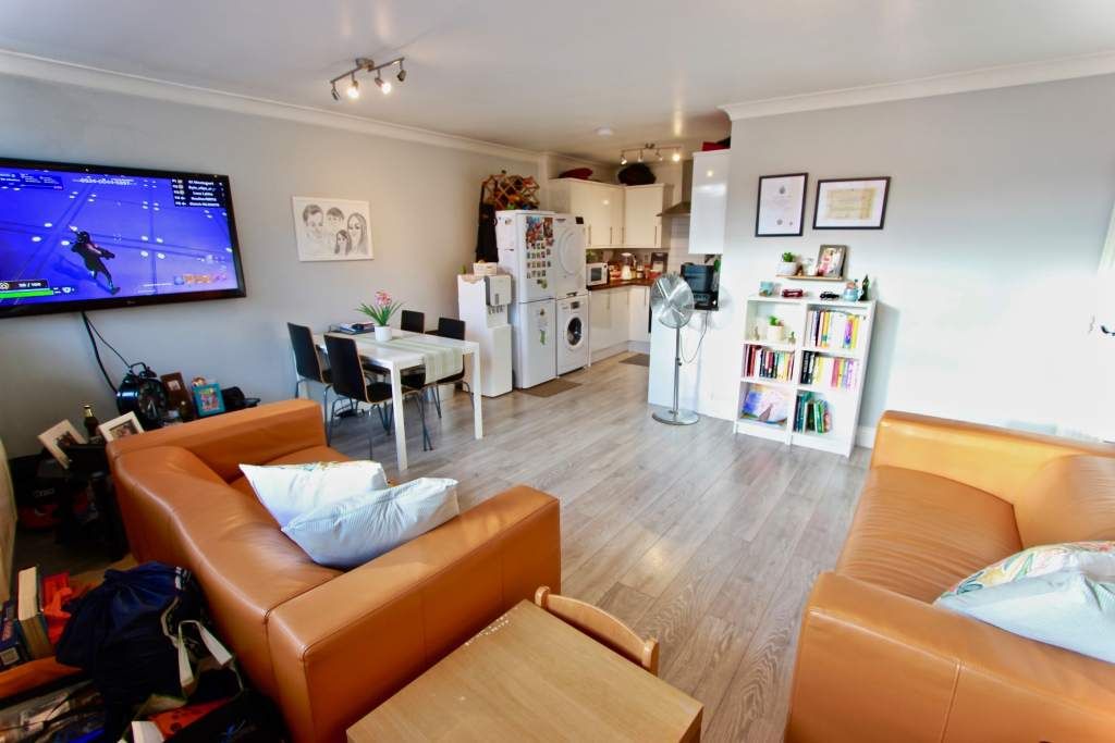 Property photo 2 of 11