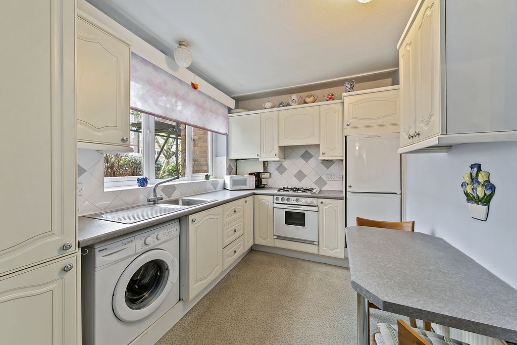 Property photo 3 of 15