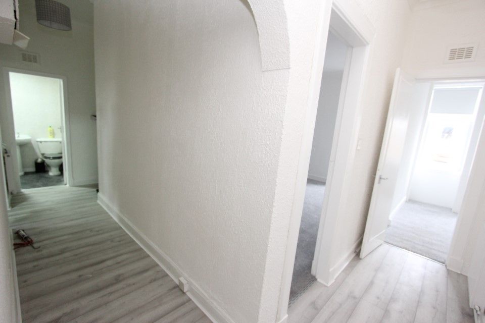 Property photo 2 of 10 Hall