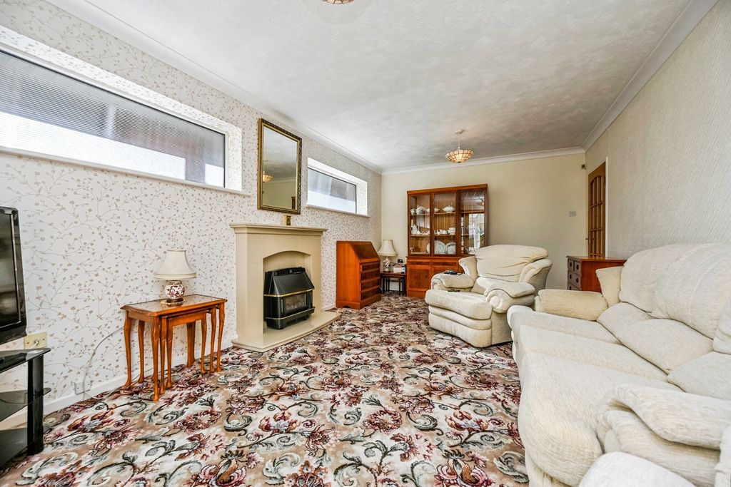 Property photo 3 of 17 Photo