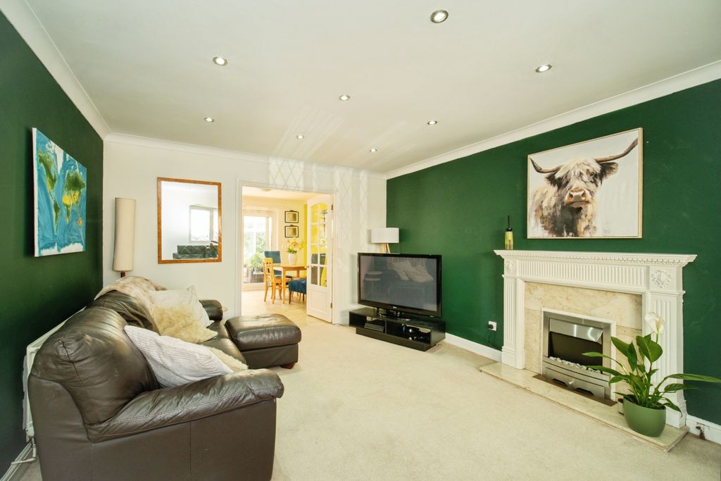 Property photo 2 of 18