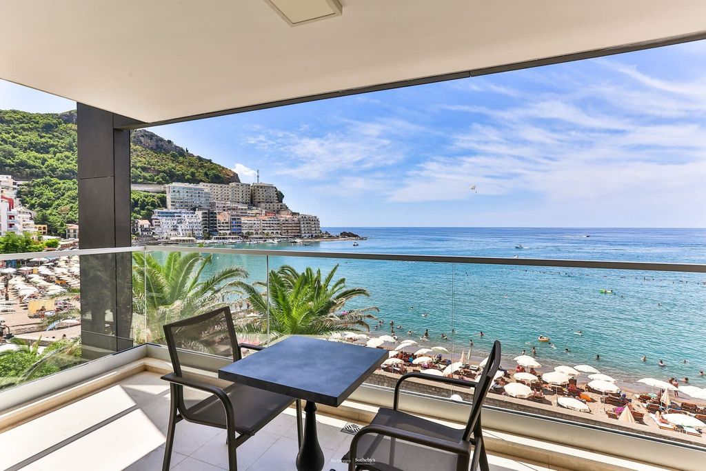 Property photo 1 of 11 Waterfront Three-Bedroom Apartment Rafailovici