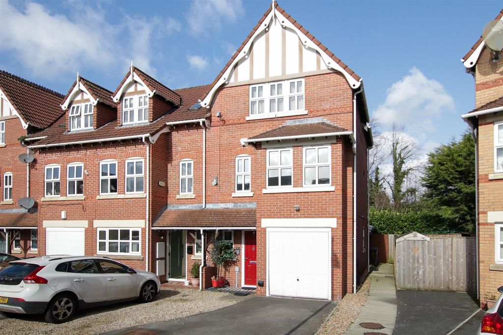 Property photo 1 of 18