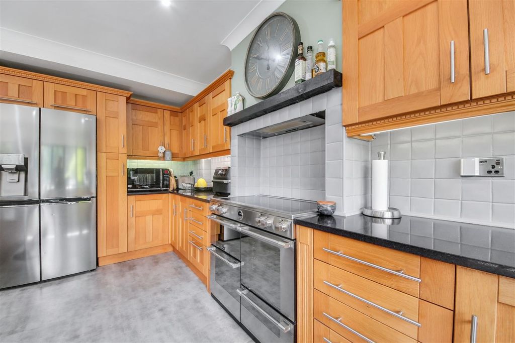 Property photo 3 of 24 Img_5574-Img_5578.Jpg