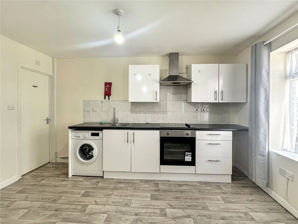 Property photo 2 of 6 Picture No. 07