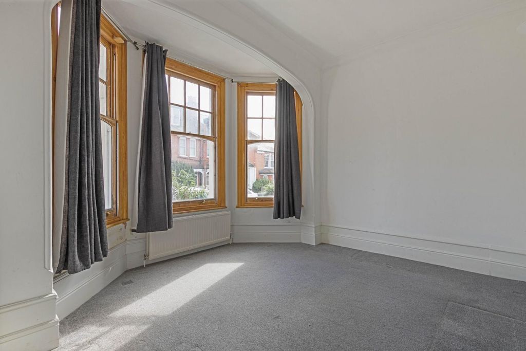 Property photo 2 of 13 15A Queensthorpe Road, Se26 - 1.Jpg